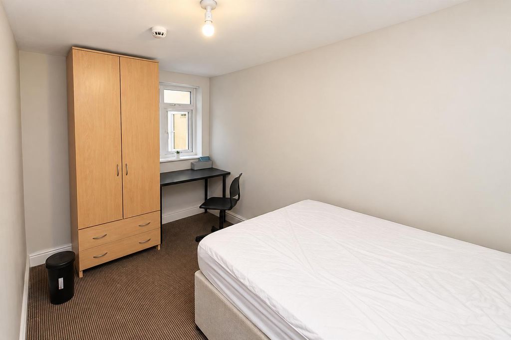Property photo 3 of 24 112d0153-2F21-4Eda-A8Eb-3A2B7Ab830Fc.Png