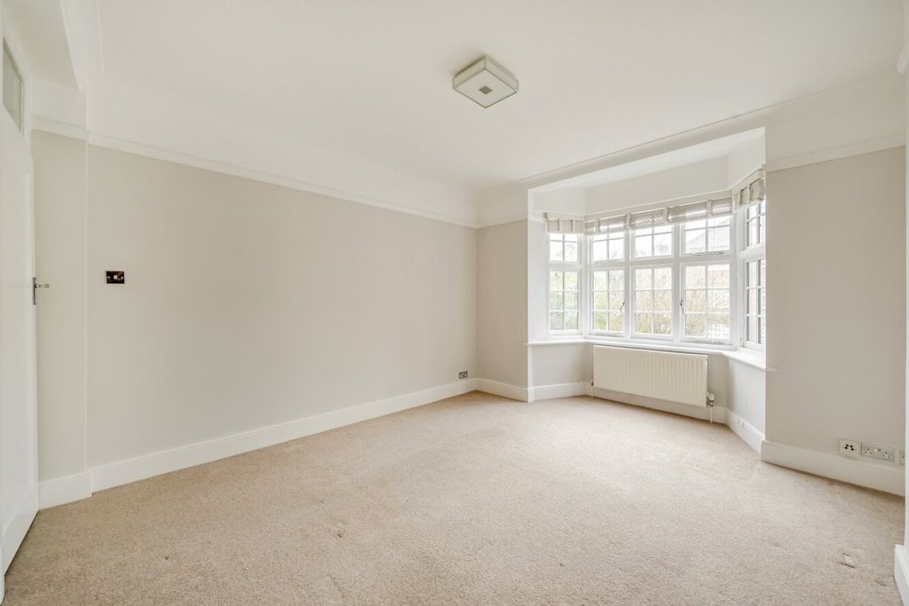 Property photo 2 of 10 Picture No. 18