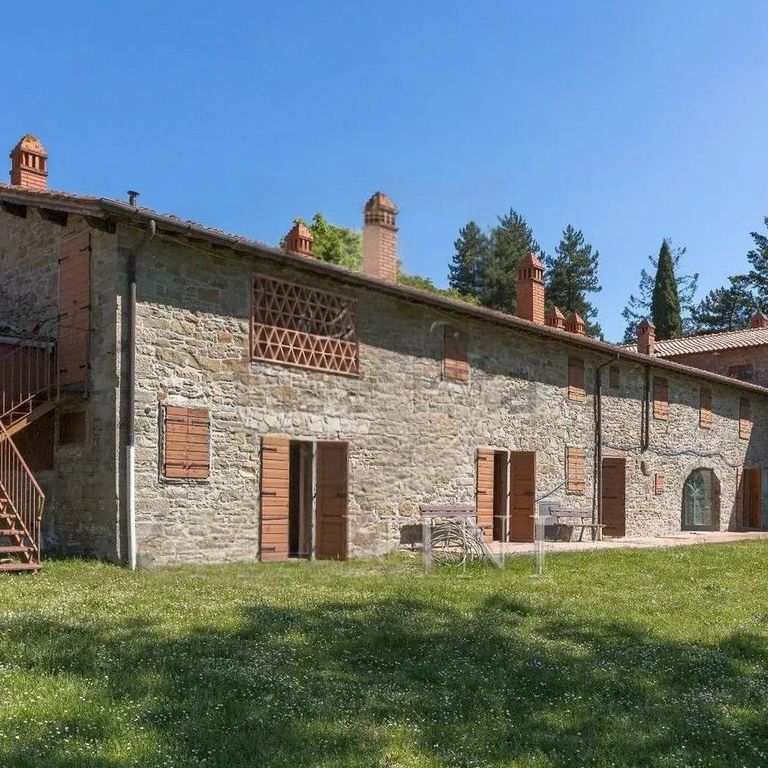Property photo 1 of 10 Estate Complex In Charming Loro Ciuffenna, Tuscany