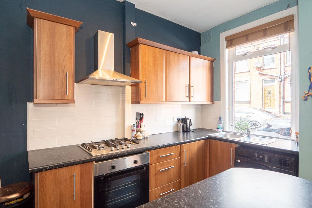 Property photo 2 of 12 Kitchen