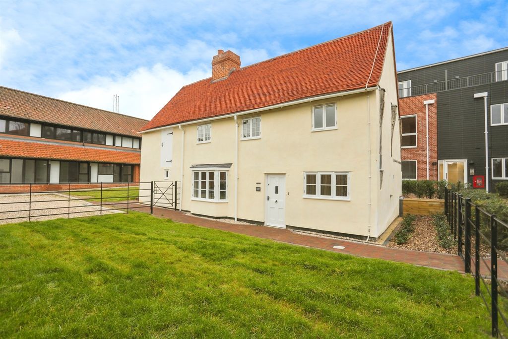 Property photo 2 of 20