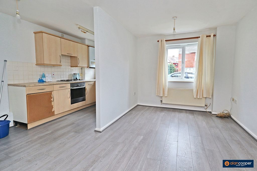 Property photo 2 of 12 4448252