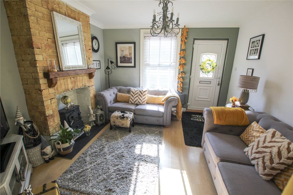 Property photo 2 of 17