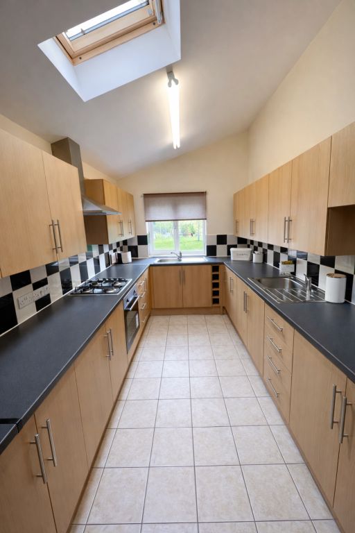 Property photo 3 of 13 CC3173F7-6436-47Fe-B485-6Bafa7Cb04Df