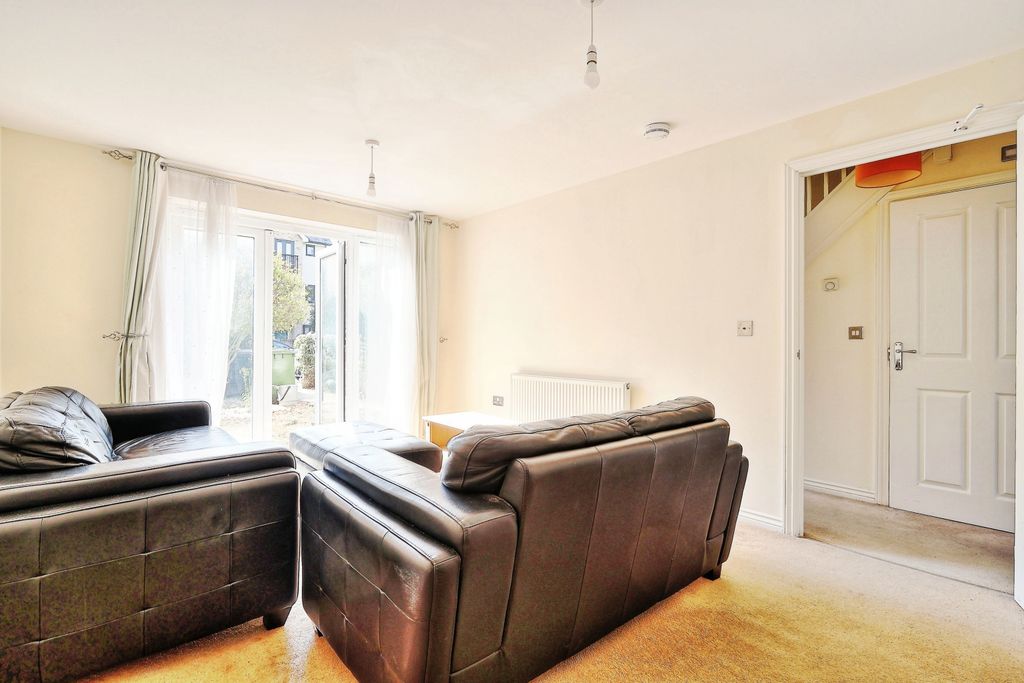 Property photo 3 of 14 5557Aa7E-47
