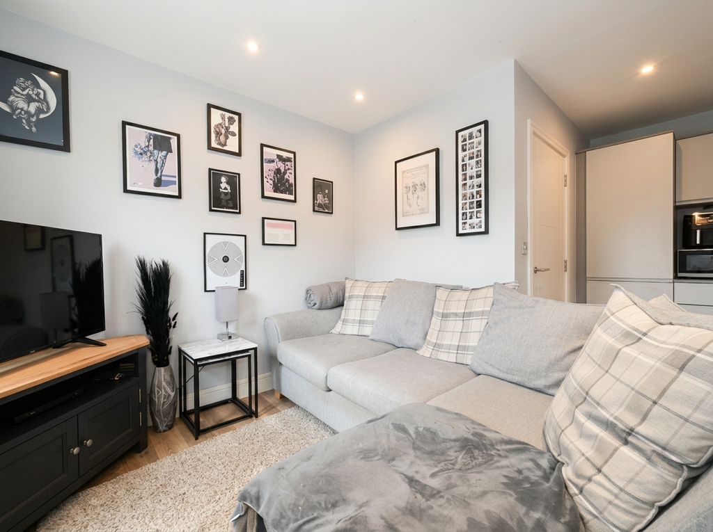 Property photo 3 of 11 1