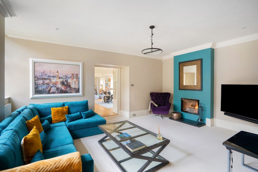 Property photo 3 of 24 Picture 3