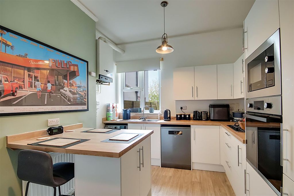 Property photo 3 of 9 Img_2591-Img_2593.Jpg