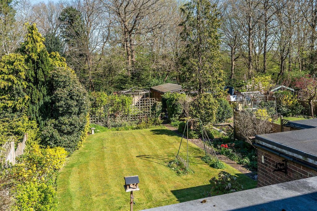 Property photo 2 of 22 49-Chestnut-Copse-2.Jpg