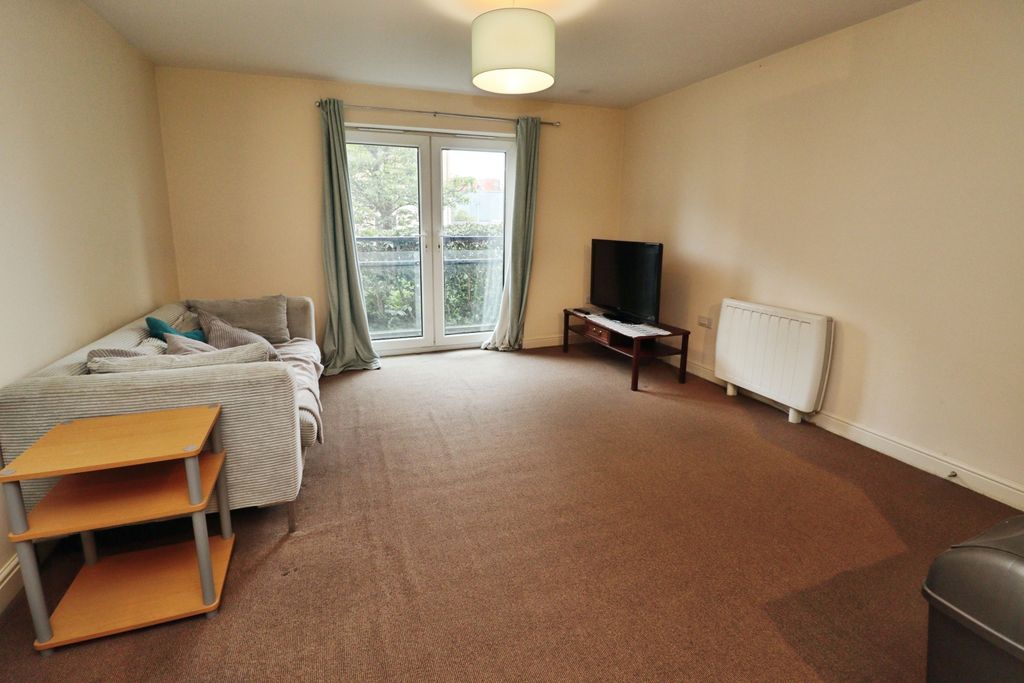 Property photo 3 of 9