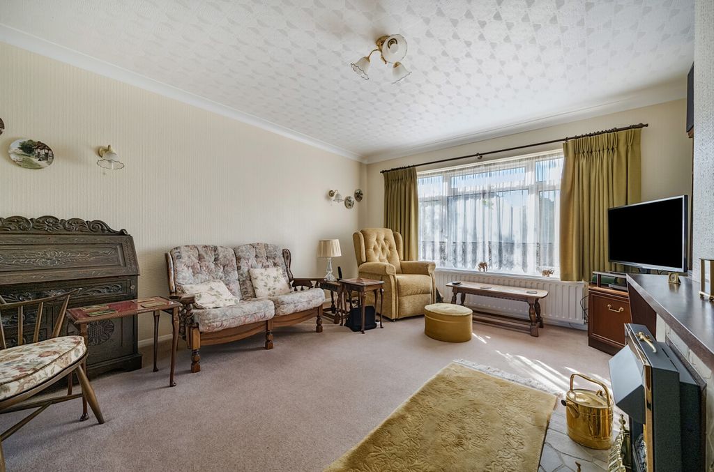 Property photo 2 of 20 1357153-6-68d1708...