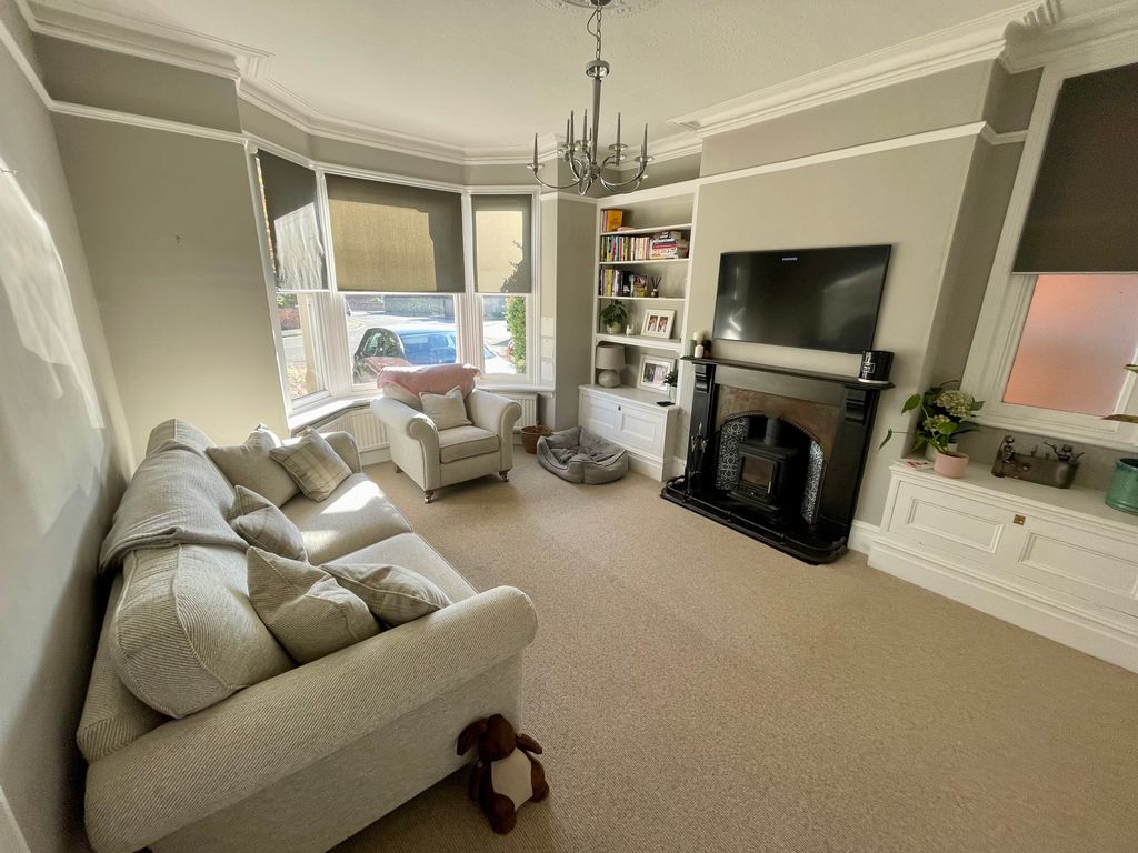 Property photo 2 of 18