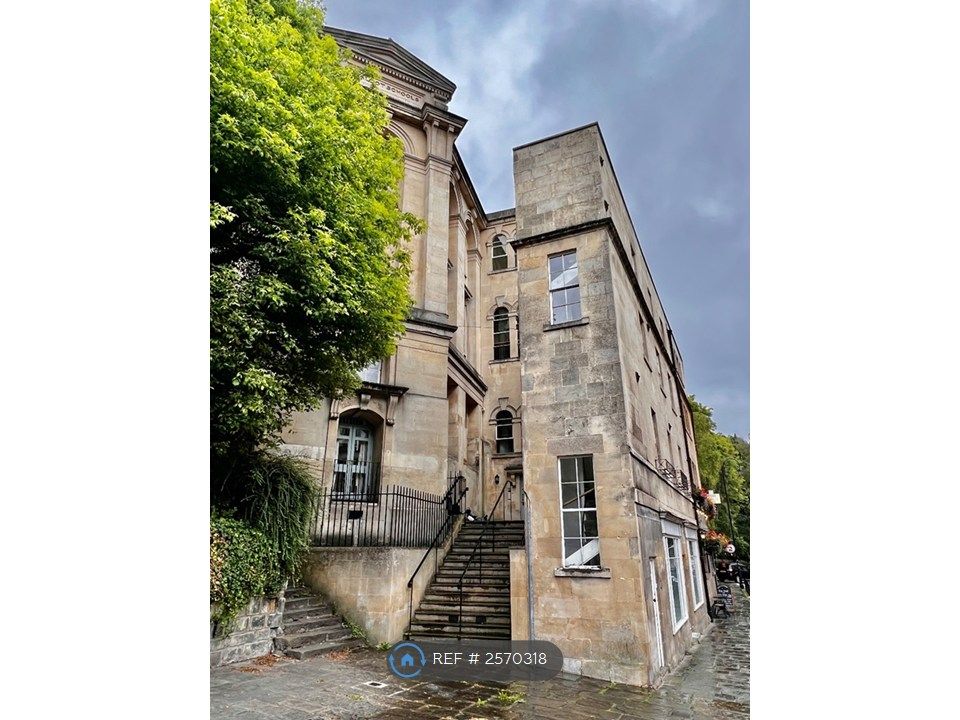 Property photo 1 of 8