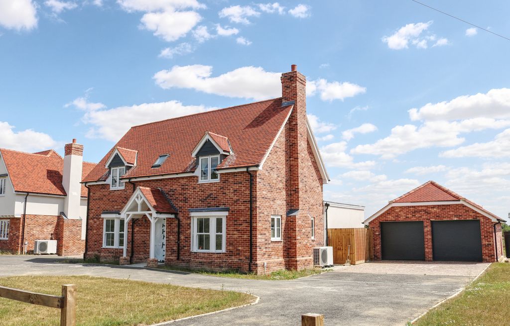 Property photo 1 of 11 Brettenham Plot 1