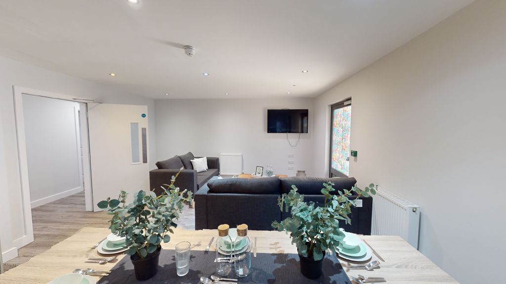 Property photo 1 of 9 Lounge