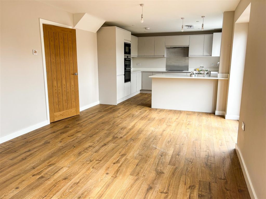 Property photo 2 of 8 Img_4136.Jpg