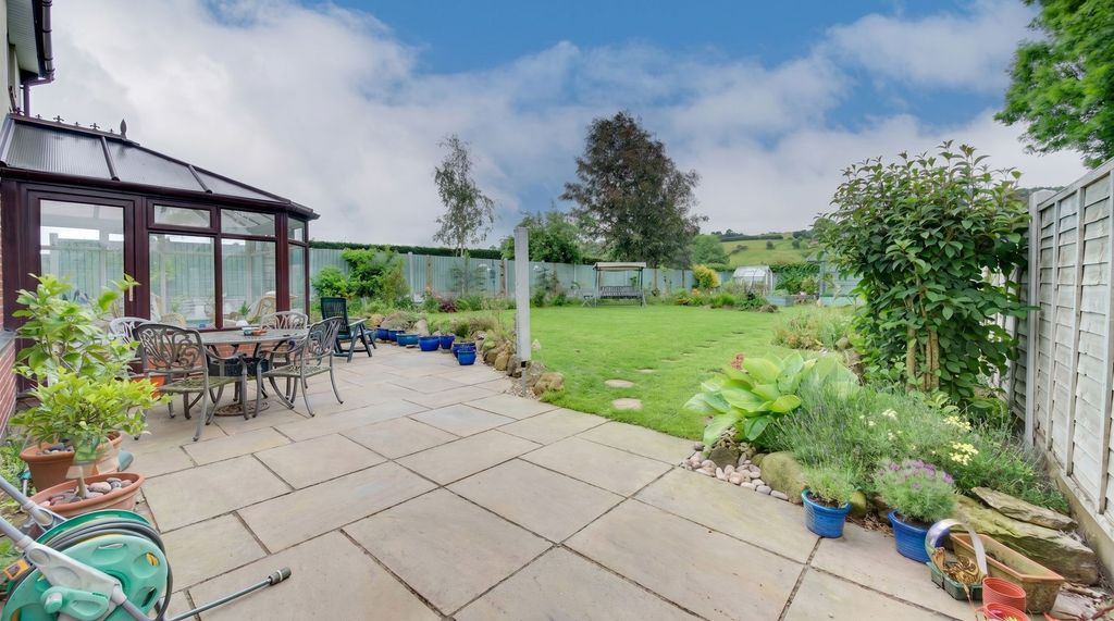 Property photo 2 of 35