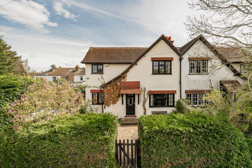 Property photo 1 of 2