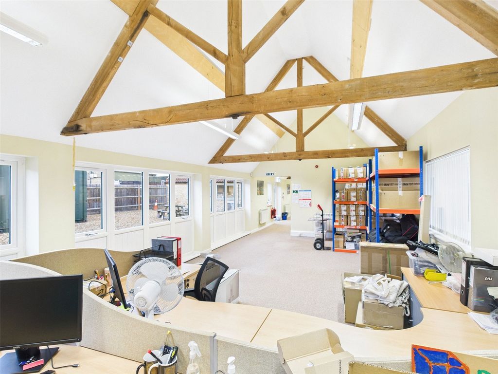 Property photo 3 of 7 Picture No. 21