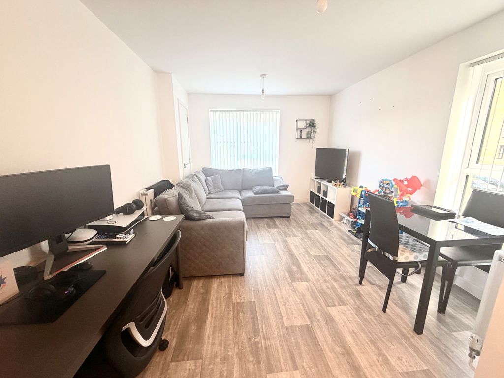 Property photo 2 of 6