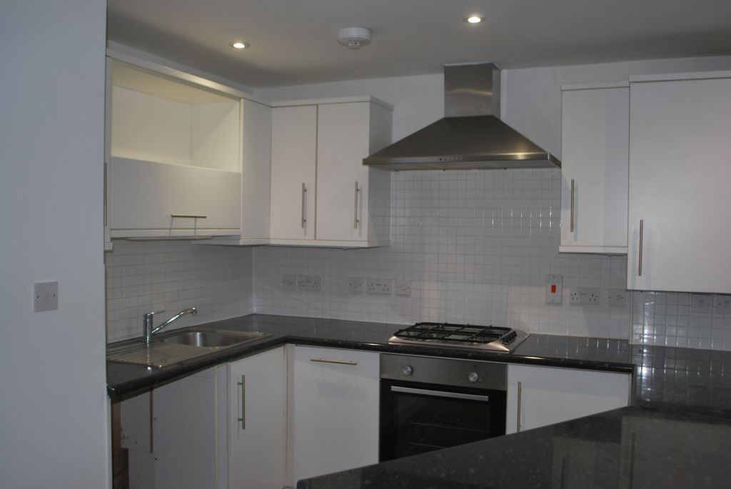 Property photo 2 of 6 Kitchen