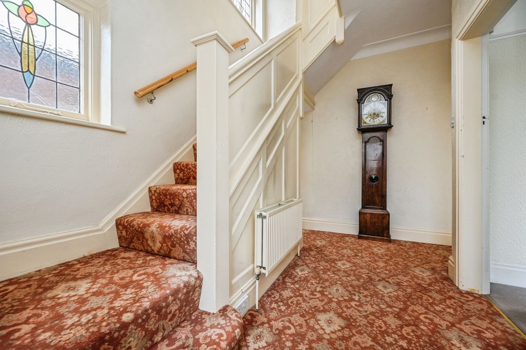 Property photo 2 of 17 Photo