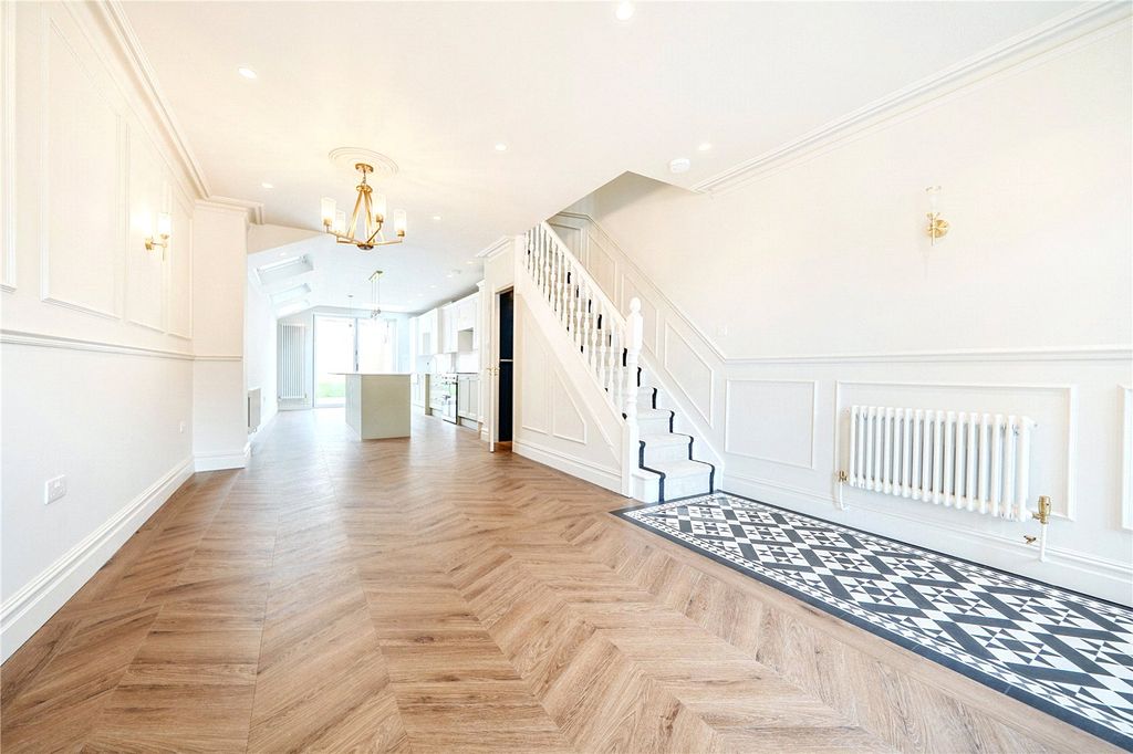 Property photo 1 of 17 Picture No. 12