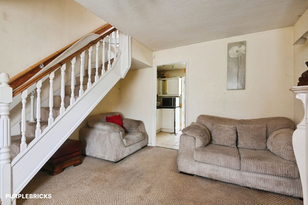 Property photo 2 of 25
