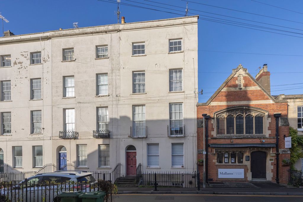 Property photo 3 of 7