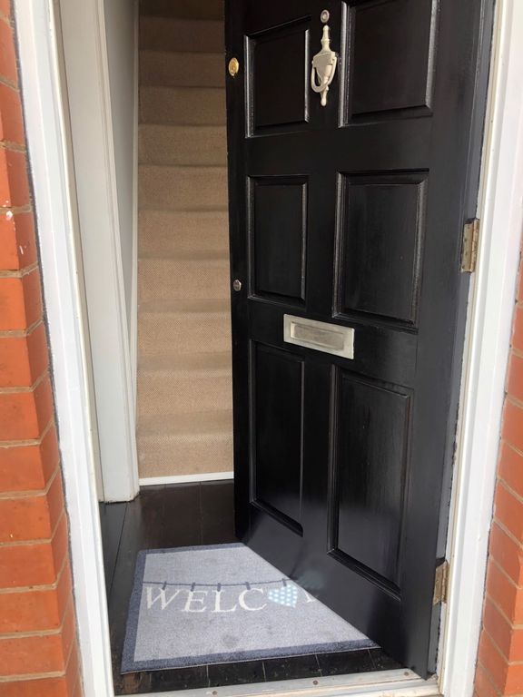 Property photo 2 of 17 Entrance