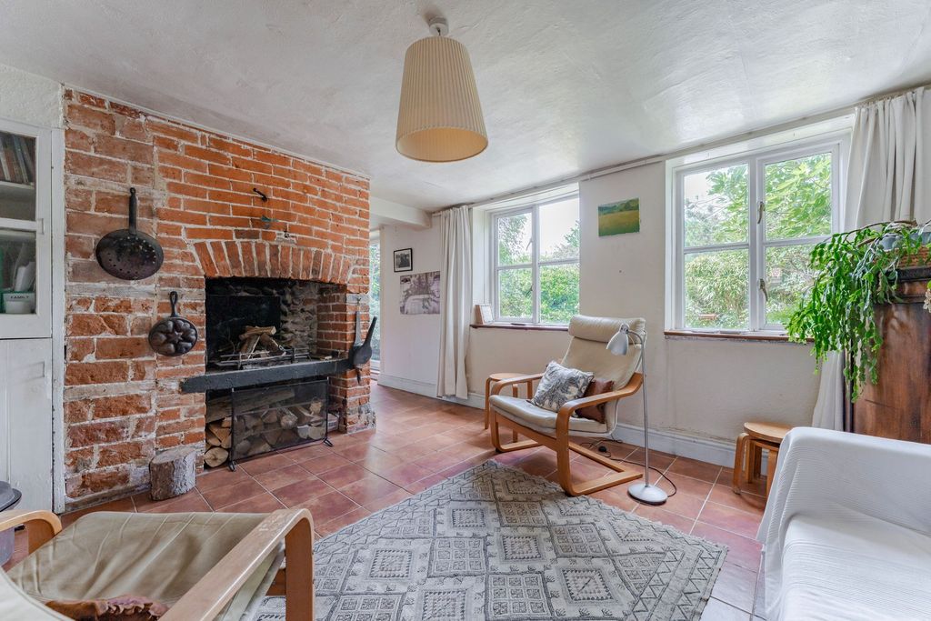 Property photo 3 of 27