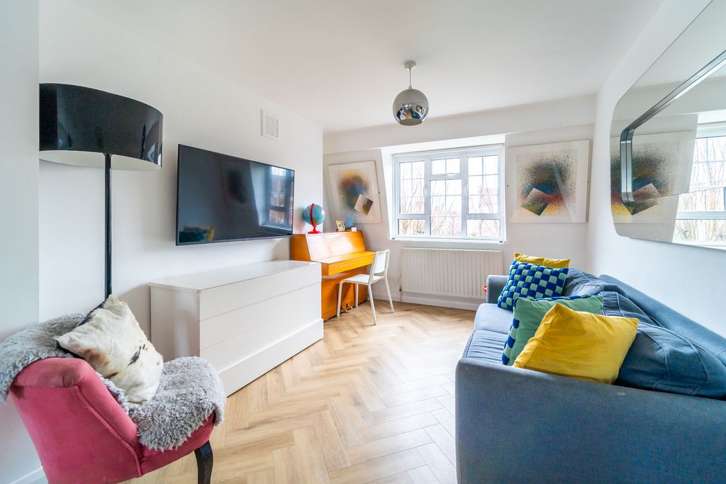 Property photo 2 of 14