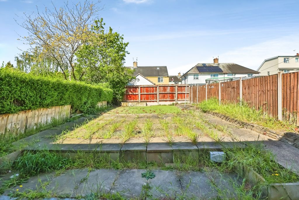 Property photo 3 of 14 Garden