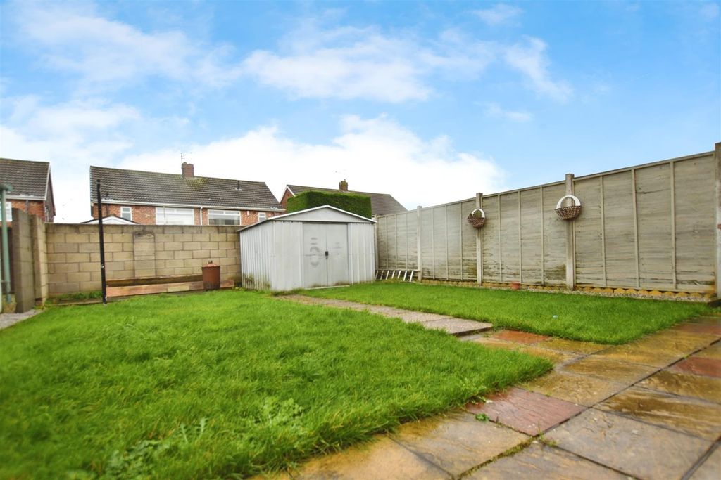 Property photo 3 of 20 Gardens