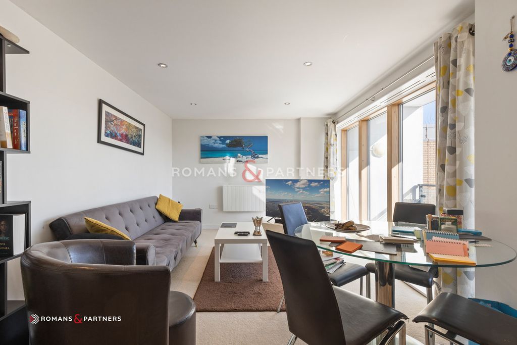 Property photo 3 of 12