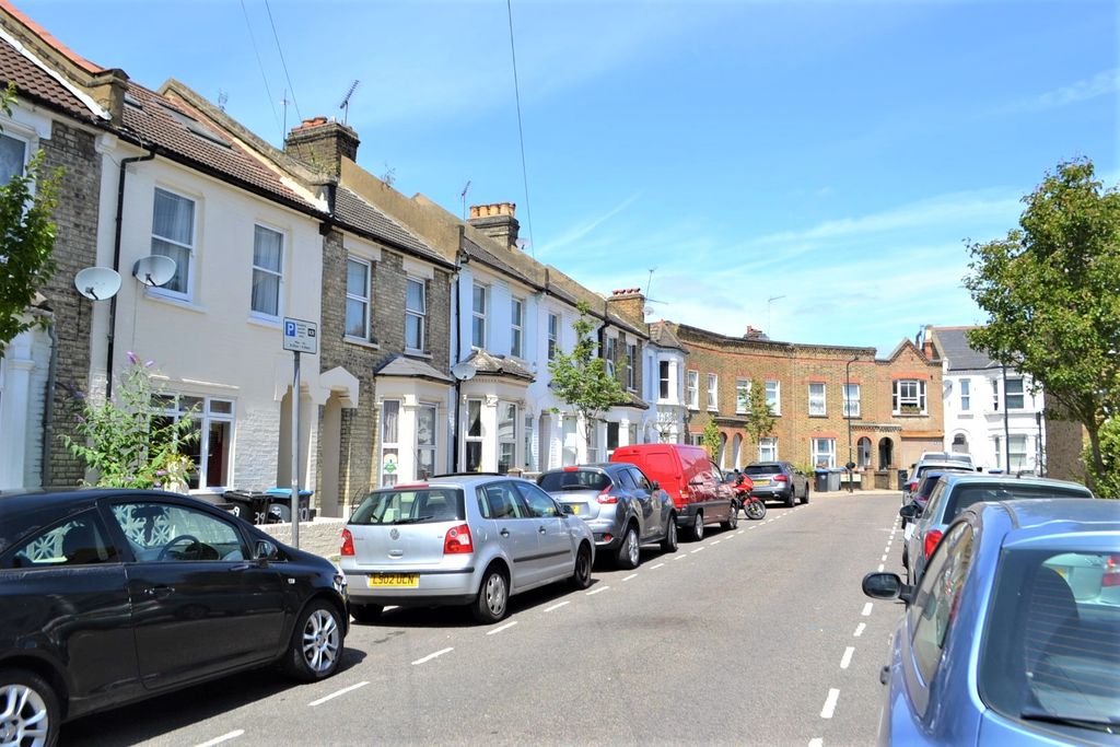 Property photo 1 of 9