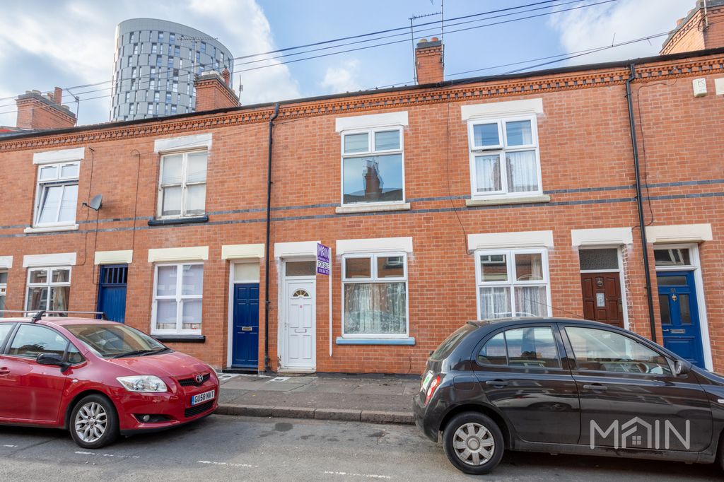 Property photo 1 of 18