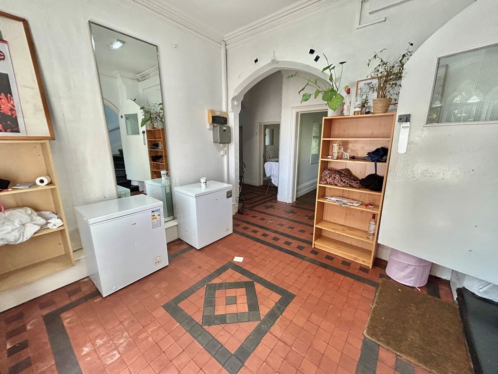 Property photo 3 of 12 Image