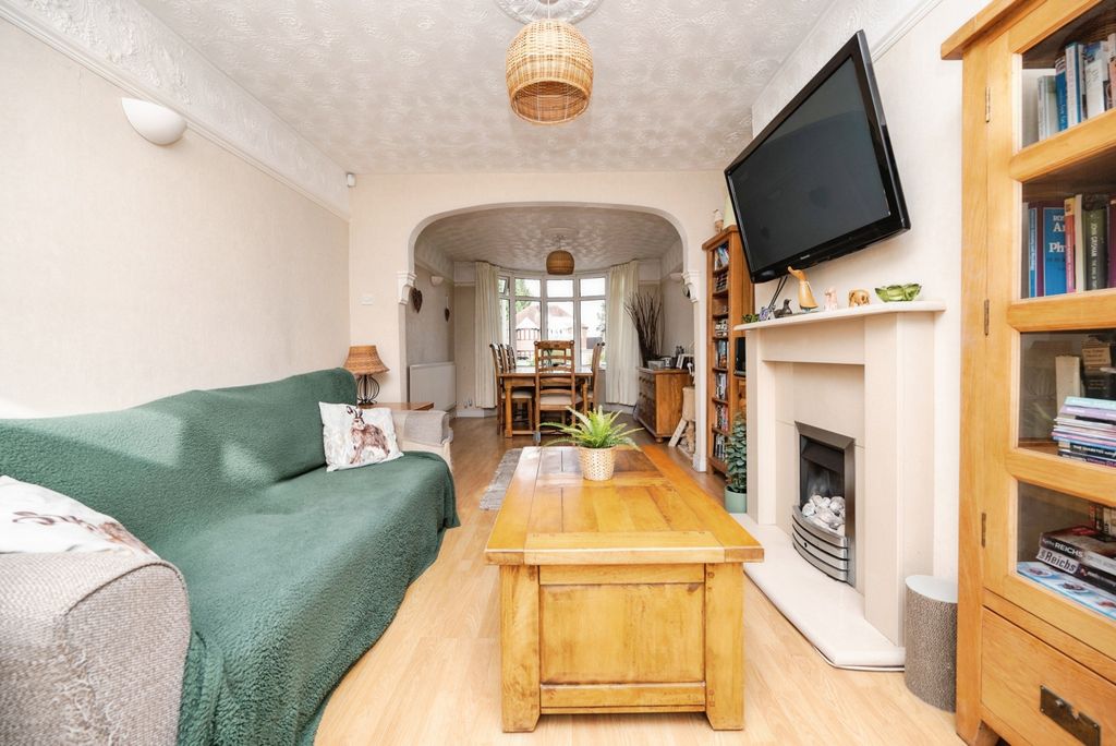 Property photo 3 of 21 Pbox-Img.Jpg