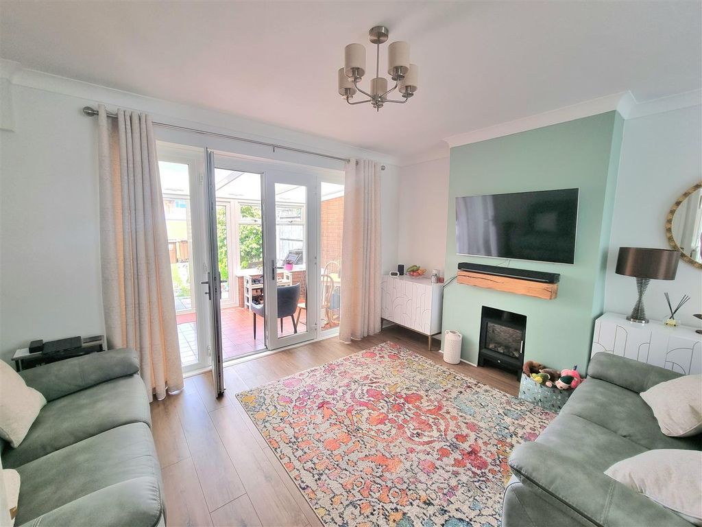 Property photo 3 of 16 Living Room
