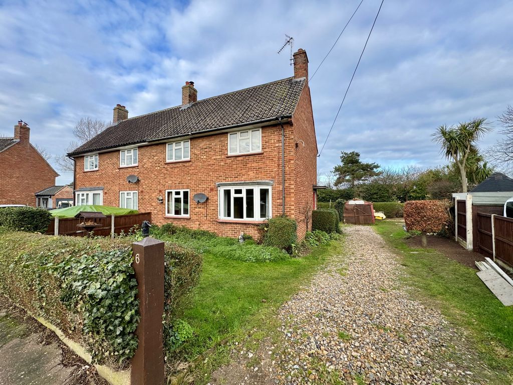 Property photo 1 of 12 5