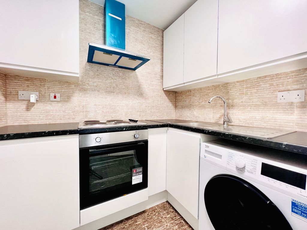 Property photo 3 of 8 Photo 7