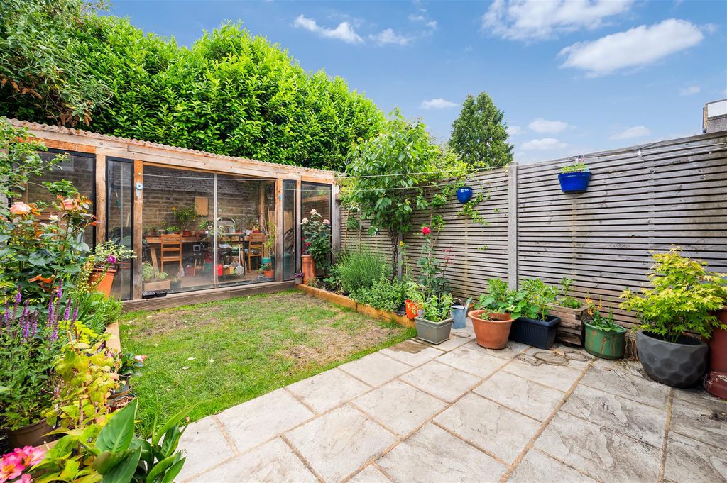 Property photo 3 of 12