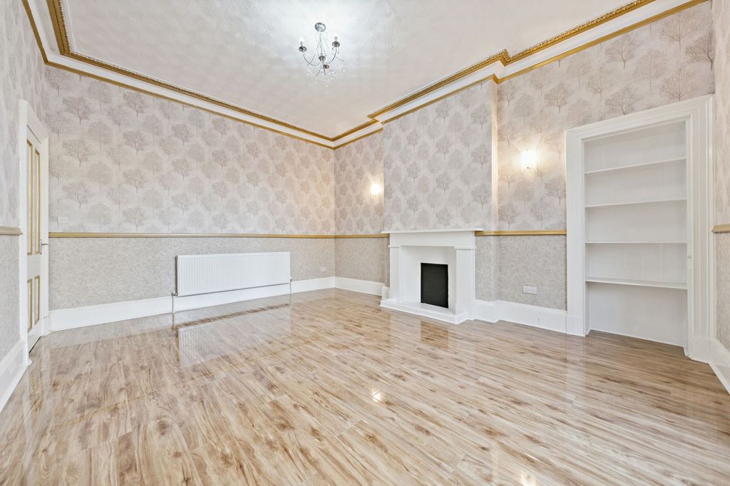 Property photo 3 of 25