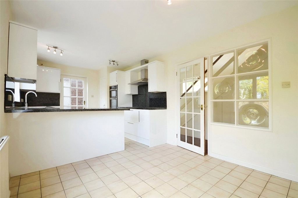 Property photo 3 of 8 Kitchen/Dining Room