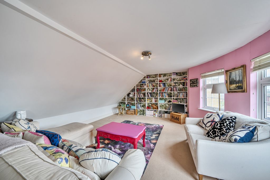 Property photo 3 of 17 Reception