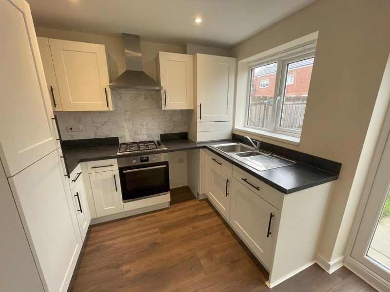 Property photo 1 of 11 Photo 3