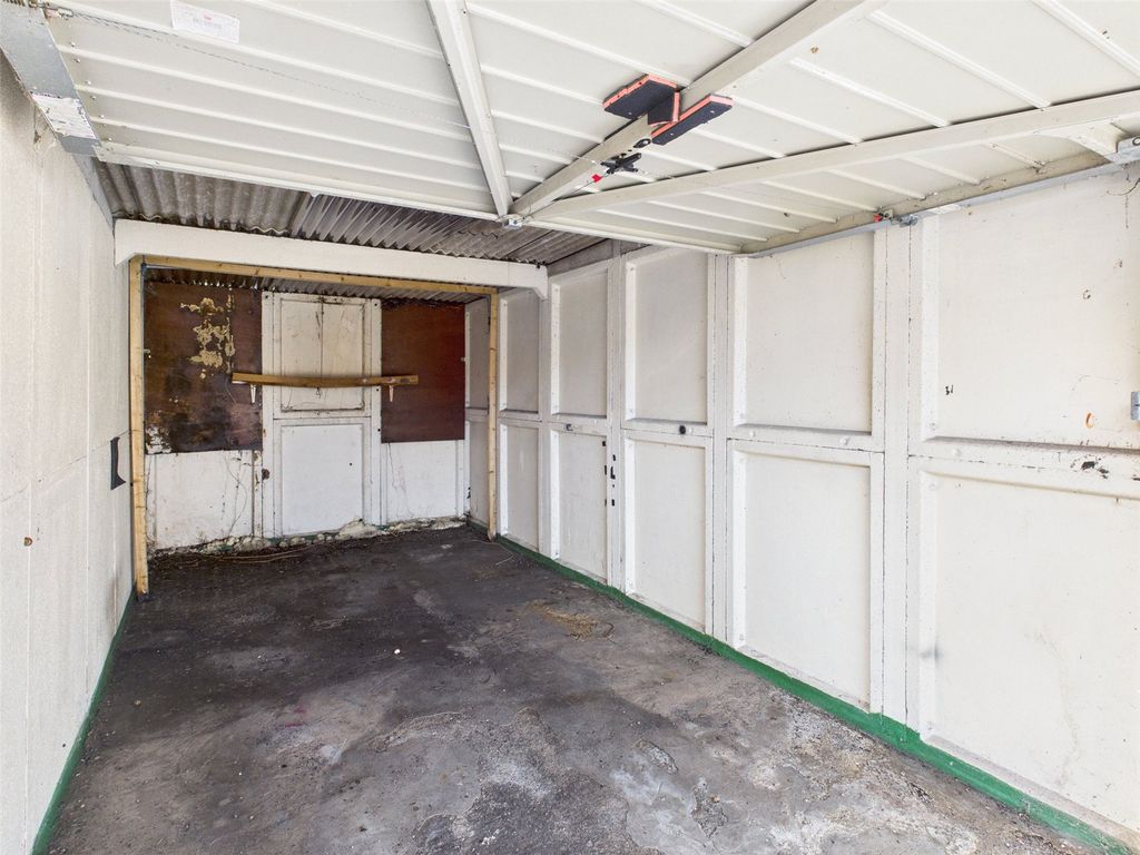 Property photo 3 of 8 Picture No. 02