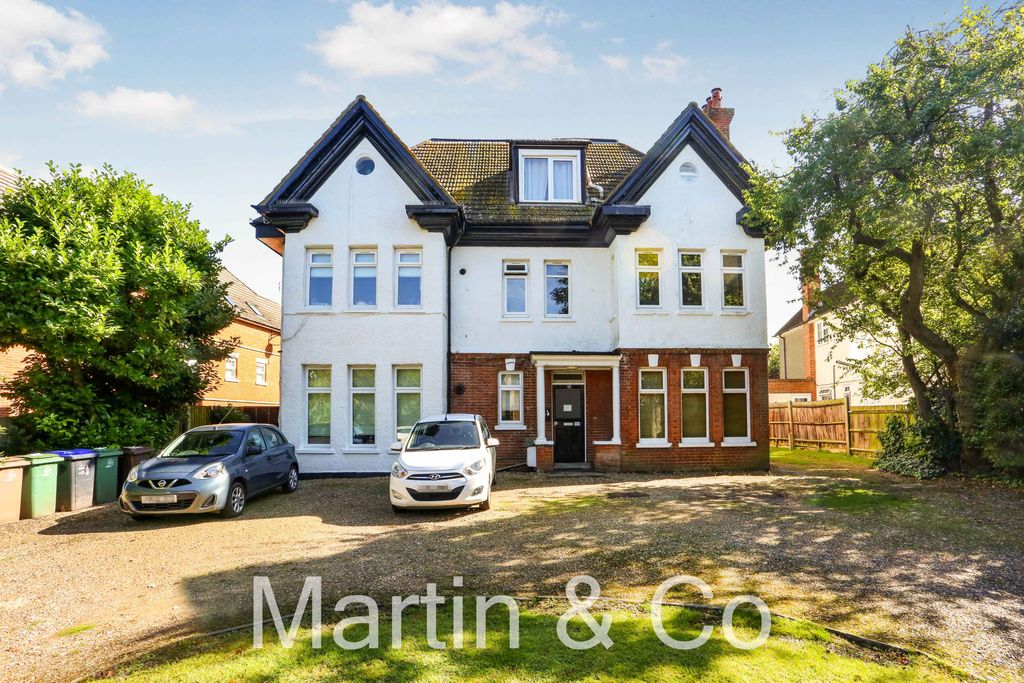 Property photo 1 of 11 1328705956 - 6, 65 Albion Road, Sm2 8