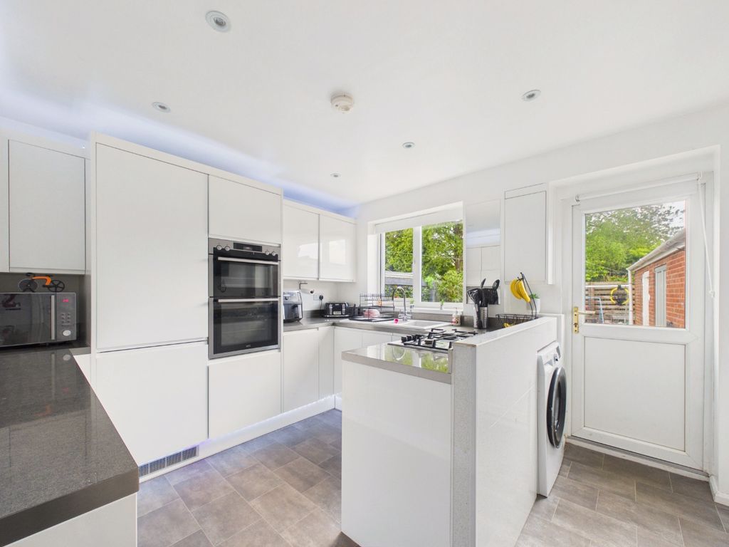 Property photo 3 of 21 4862569